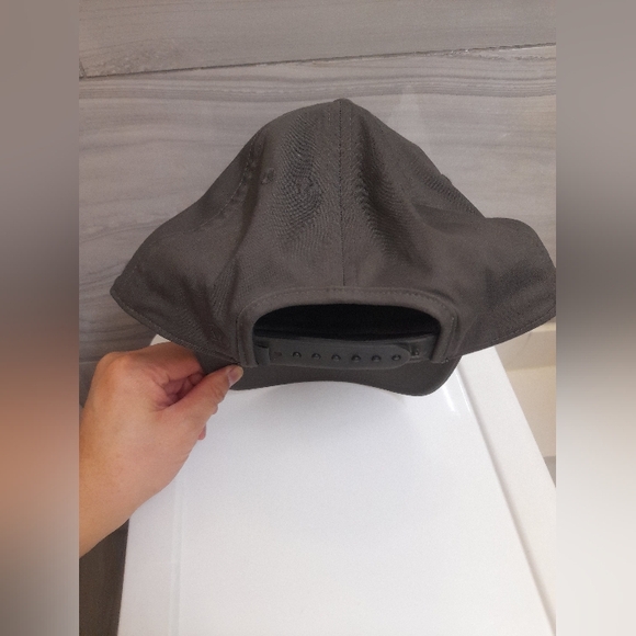 Lululemon - Gray Snapback Trucker Hat/Cap - One Size - Picture 3 of 9